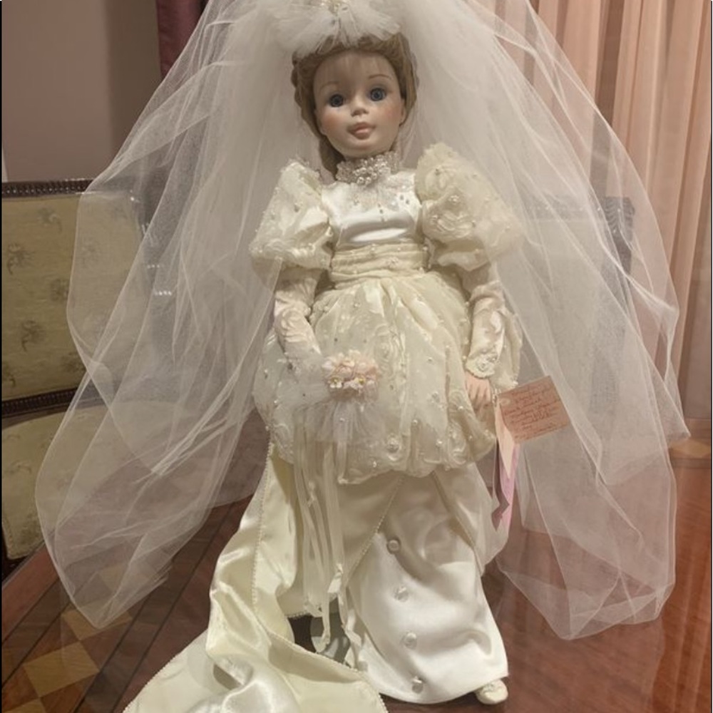 Rare! PORCELAIN MADAME ALEXANDER DOLL#617